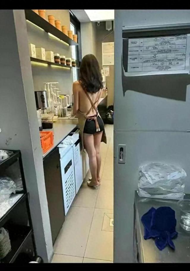 广州一女子不穿内衣偷偷进咖啡店当服务员，店主报警撇清关系