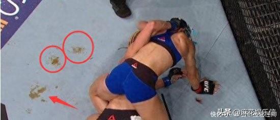 女拳手用力过猛被打出“屎”，裁判全程捂鼻子主持熏的睁不开眼