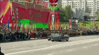 胜利日阅兵 这款红旗车再度5次抢镜！白俄罗斯为啥唯独钟情“她”?
