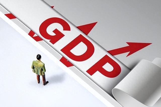 中美GDP差距变大，西方专家翻唱“崩溃论”，美国经济水分有多大