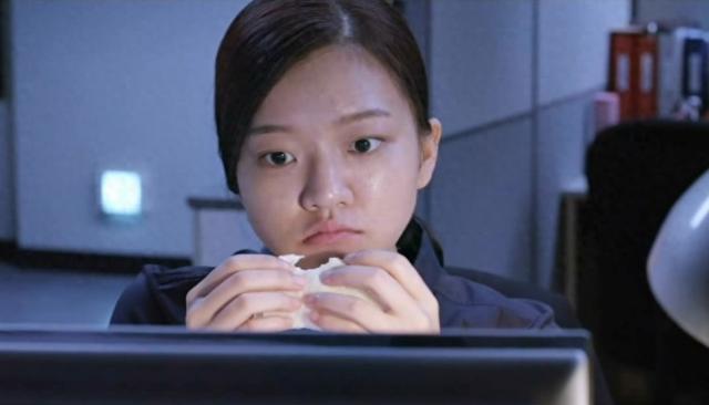 韩国电影《办公室》好看吗？看完电影想到自己的工作，满是沉默