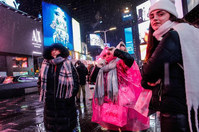（外代一线）美国纽约遭遇雨夹雪天气