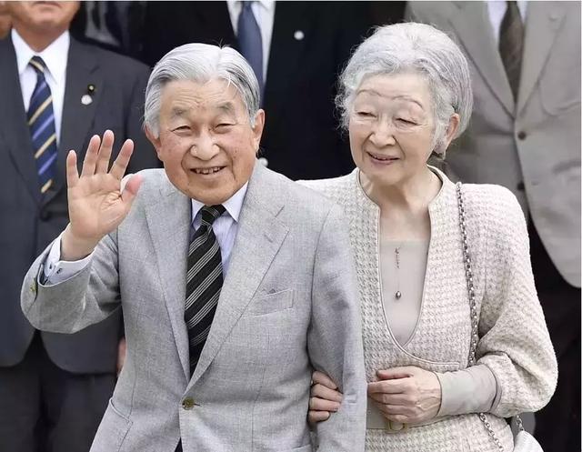 为什么日本天皇万世一系，统治家族从没变过，已传位到第125代