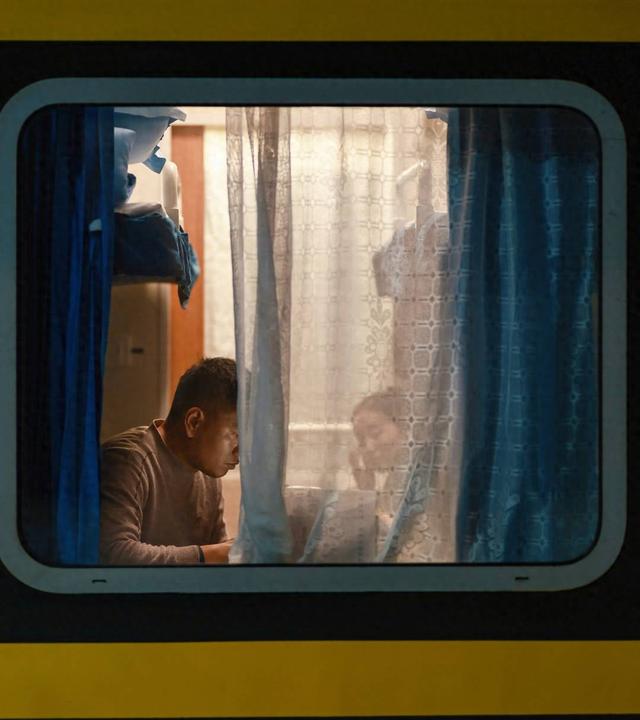 图集｜元旦假期 广安站列车车窗里的人间烟火