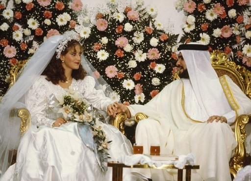 19岁沙特公主之殇：自由恋爱私奔，和男友一起被人用石头活活砸死