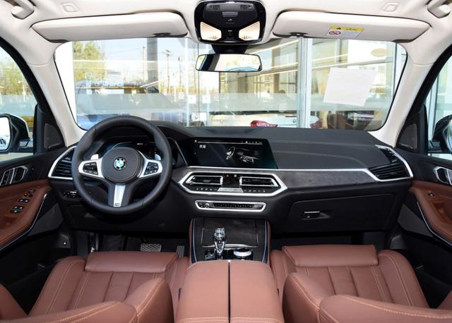 宝马X5的新能源车型，售价84.99万，一线城市宝马粉丝的福音