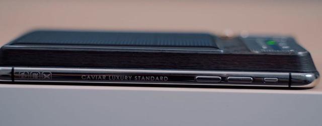 三万人民币的特斯拉iPhone X上手：太阳能充电