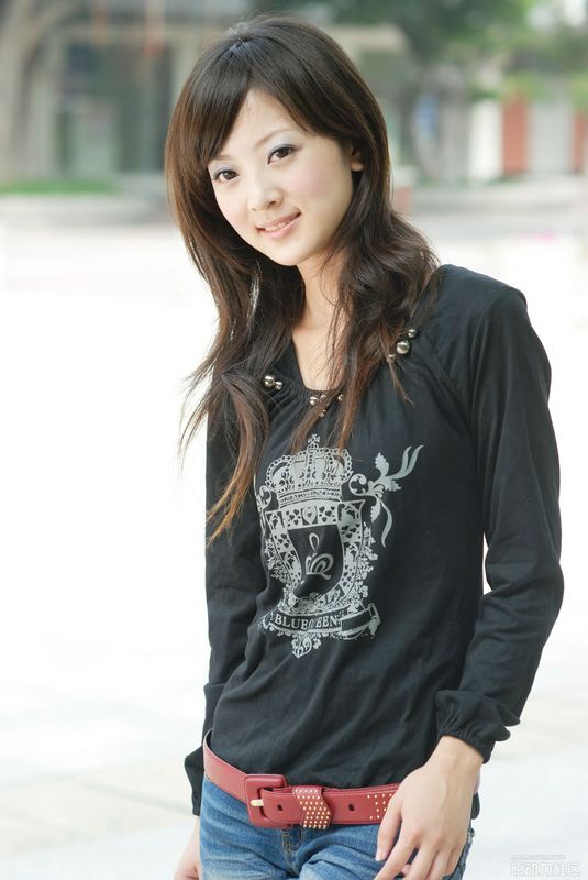 台湾清纯美女果子MM张凯洁服饰图集