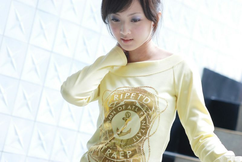 台湾清纯美女果子MM张凯洁服饰图集