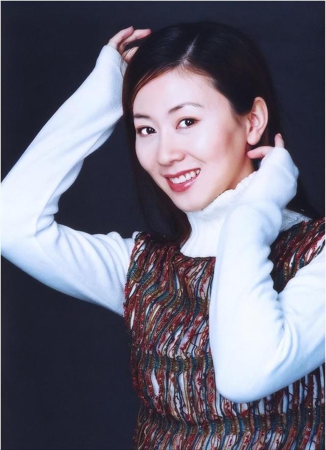19年后再看汤加丽,为艺术献身成史上第一位人体模特,她做错了
