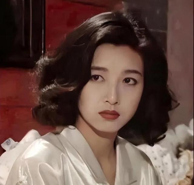 三分性感,七分妩媚。风韵犹存天花板的10位女星。
