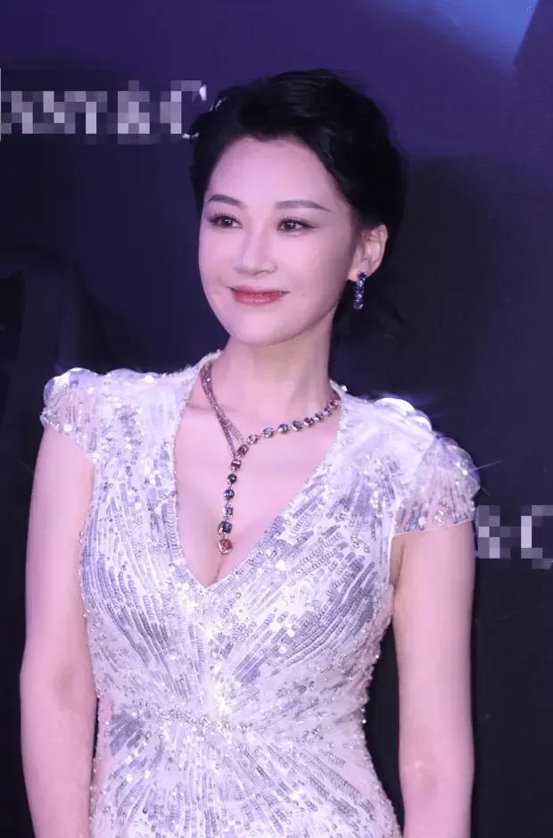 三分性感,七分妩媚。风韵犹存天花板的10位女星。