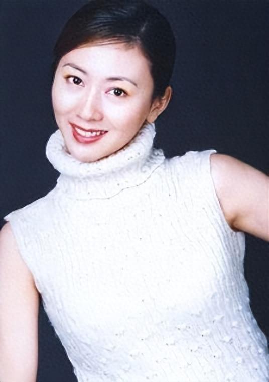19年后再看汤加丽,为艺术献身成史上第一位人体模特,她做错了