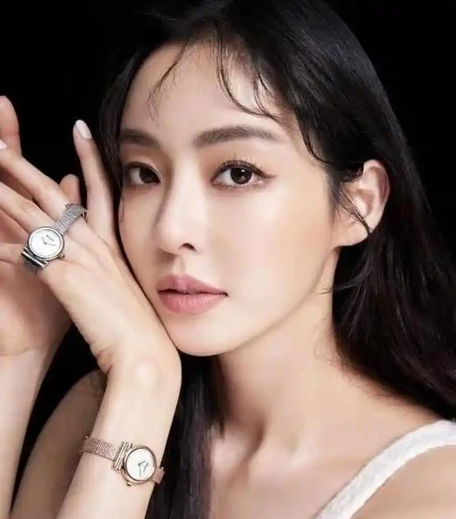 韩国的十大美女,一半性感妩媚,一半冰清玉洁,各个都是人间尤物