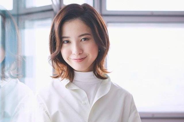 日本女星被曝片场出意外!脑袋磕地上鼻子出血,被救护车紧急送医