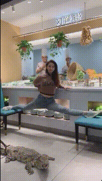 令人捧腹的笑话:女神答应和我去KTV,一进门她就只点黄家驹的歌