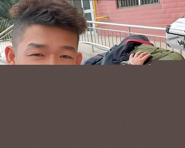 太惨了！又一女骑手车祸身亡，长相漂亮身材性感，身份被扒