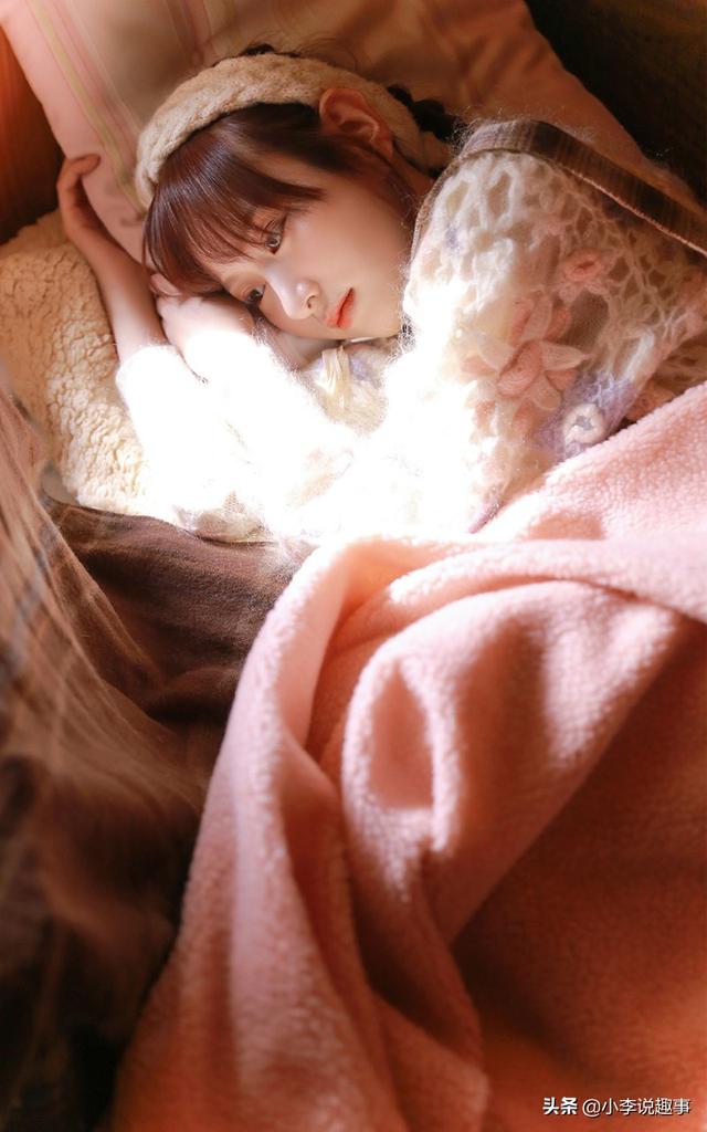 居家萝莉美女温暖性感私房写真