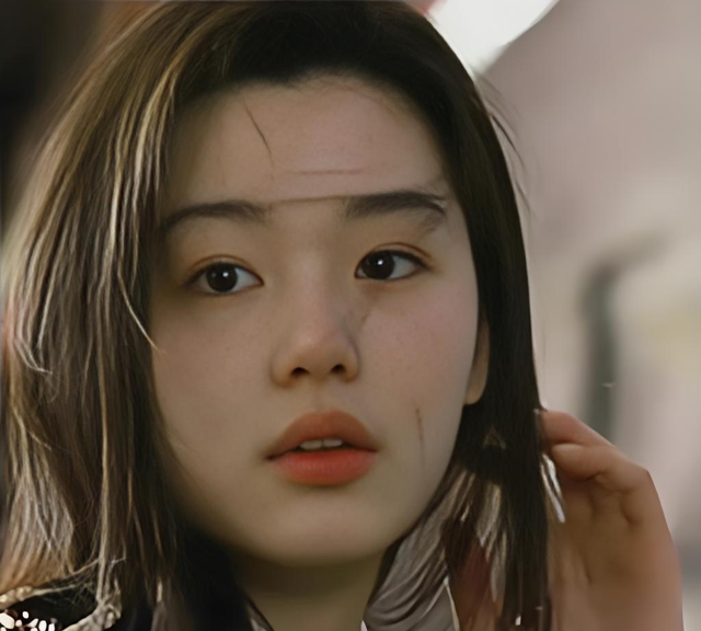 韩国的十大美女,一半性感妩媚,一半冰清玉洁,各个都是人间尤物