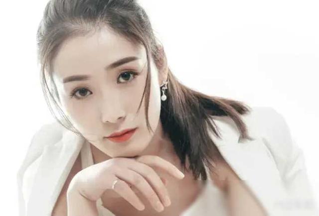 海南盛产美女!来自海南的10位女星,个个貌美如花,性感迷人