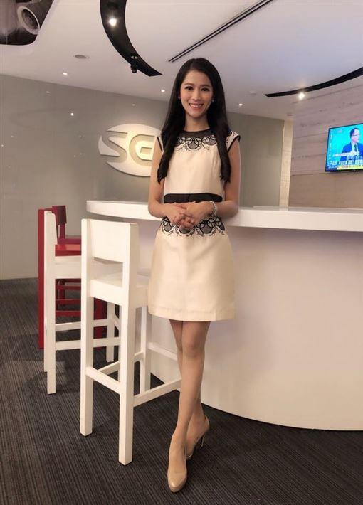 台湾美女主持胸前出现“吉娃娃”看过以后笑坏了