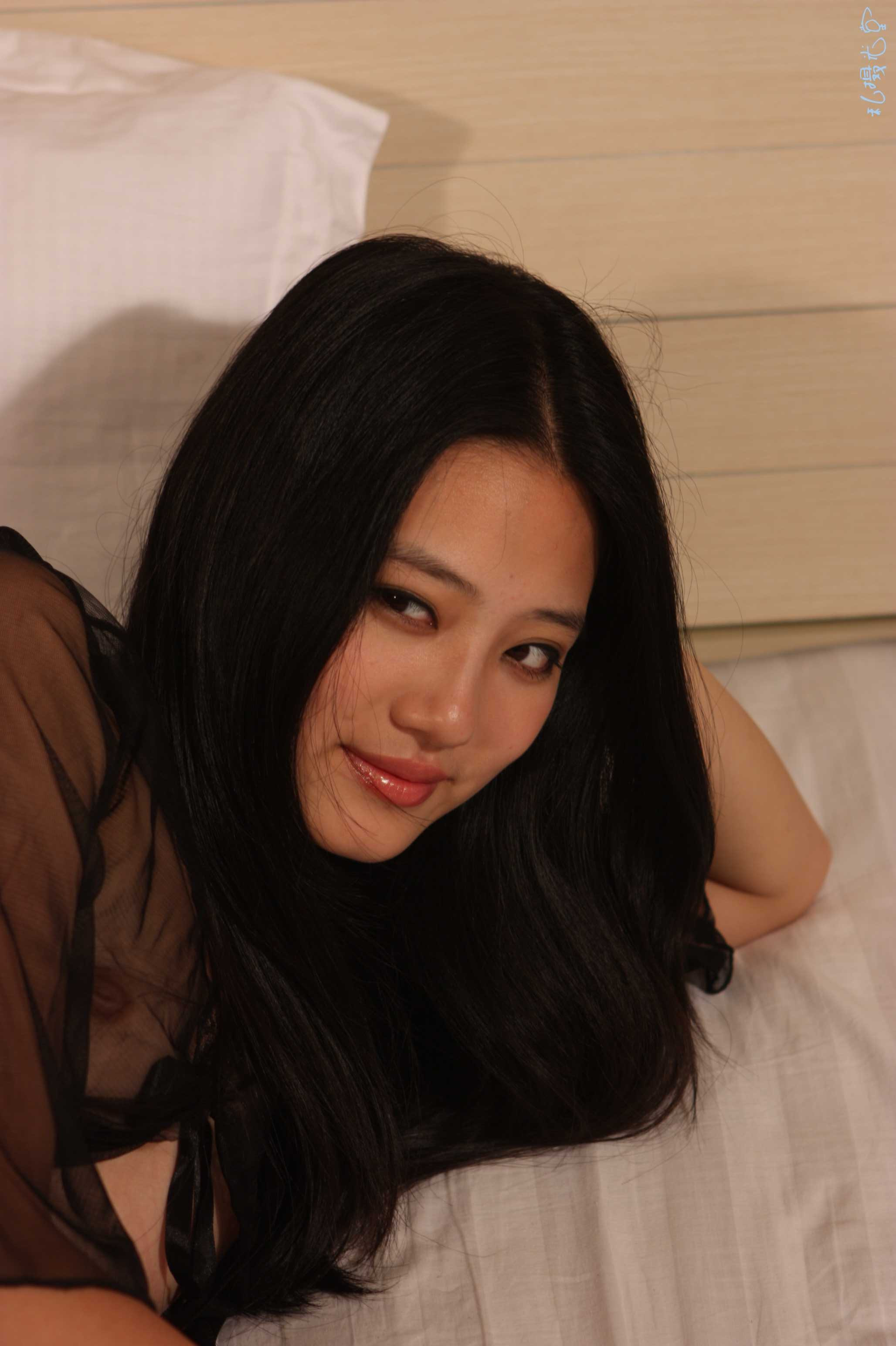 轻熟气质迷人有魅力