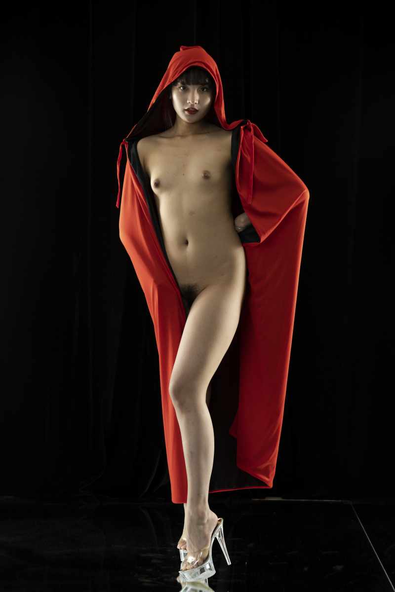 修长身材的极品美女