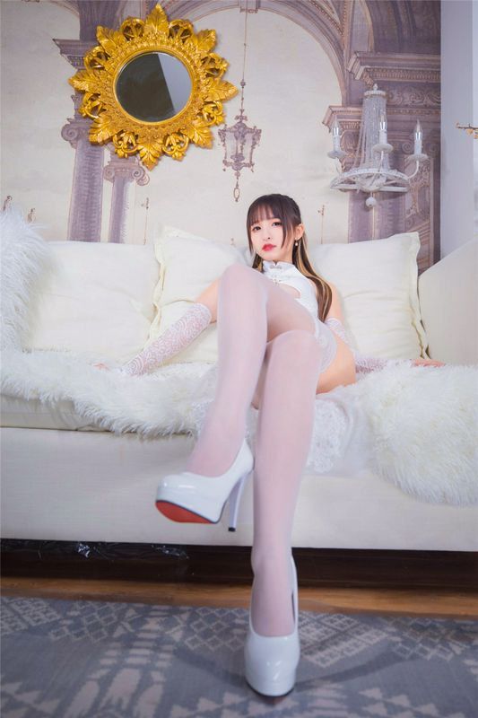 写真气质少女白丝制服诱惑动人
