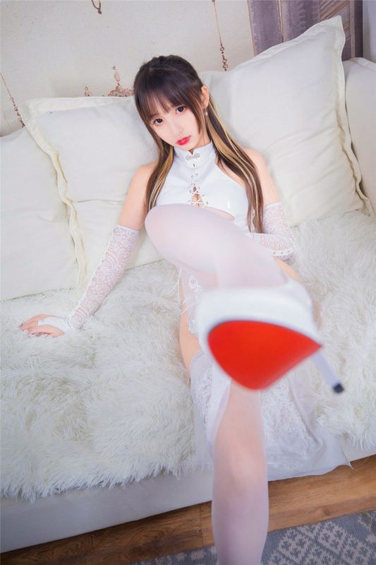 写真气质少女白丝制服诱惑动人