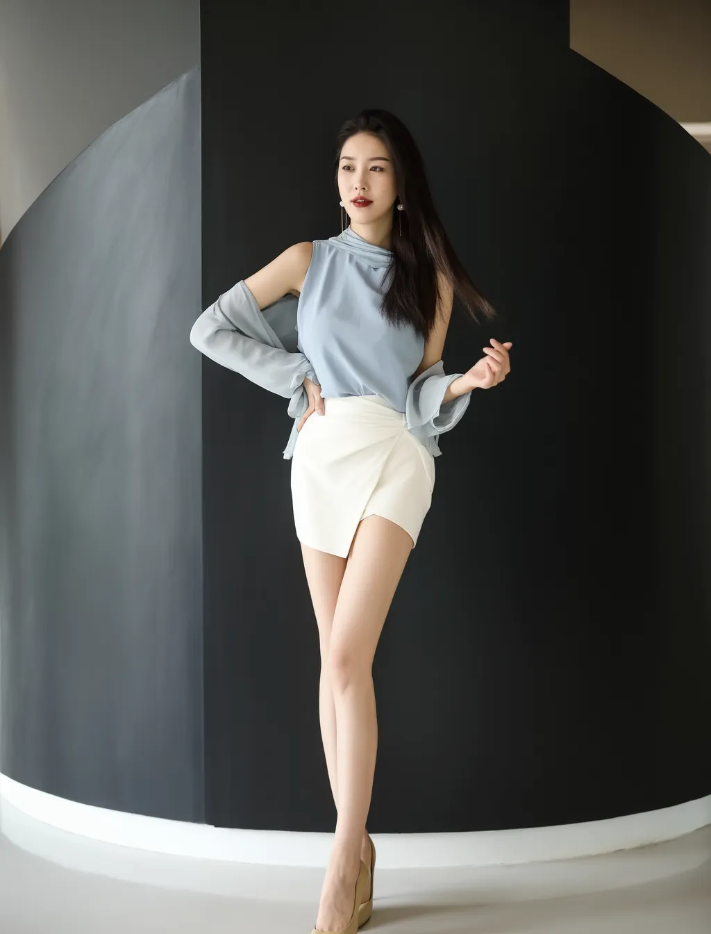 白嫩美腿撩万千风情
