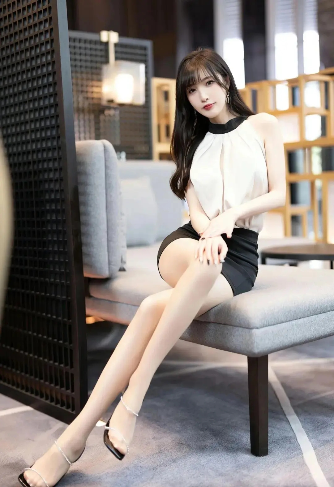 白嫩美腿撩万千风情