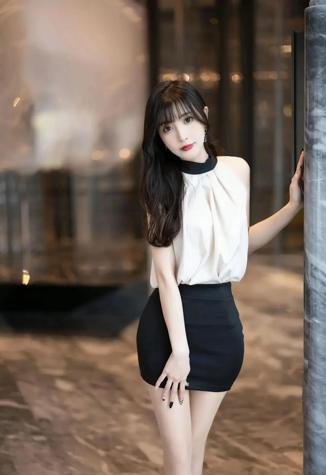 白嫩美腿撩万千风情