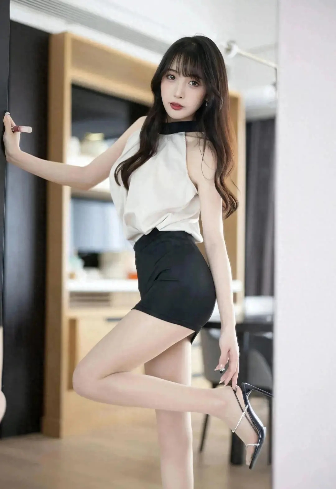 白嫩美腿撩万千风情