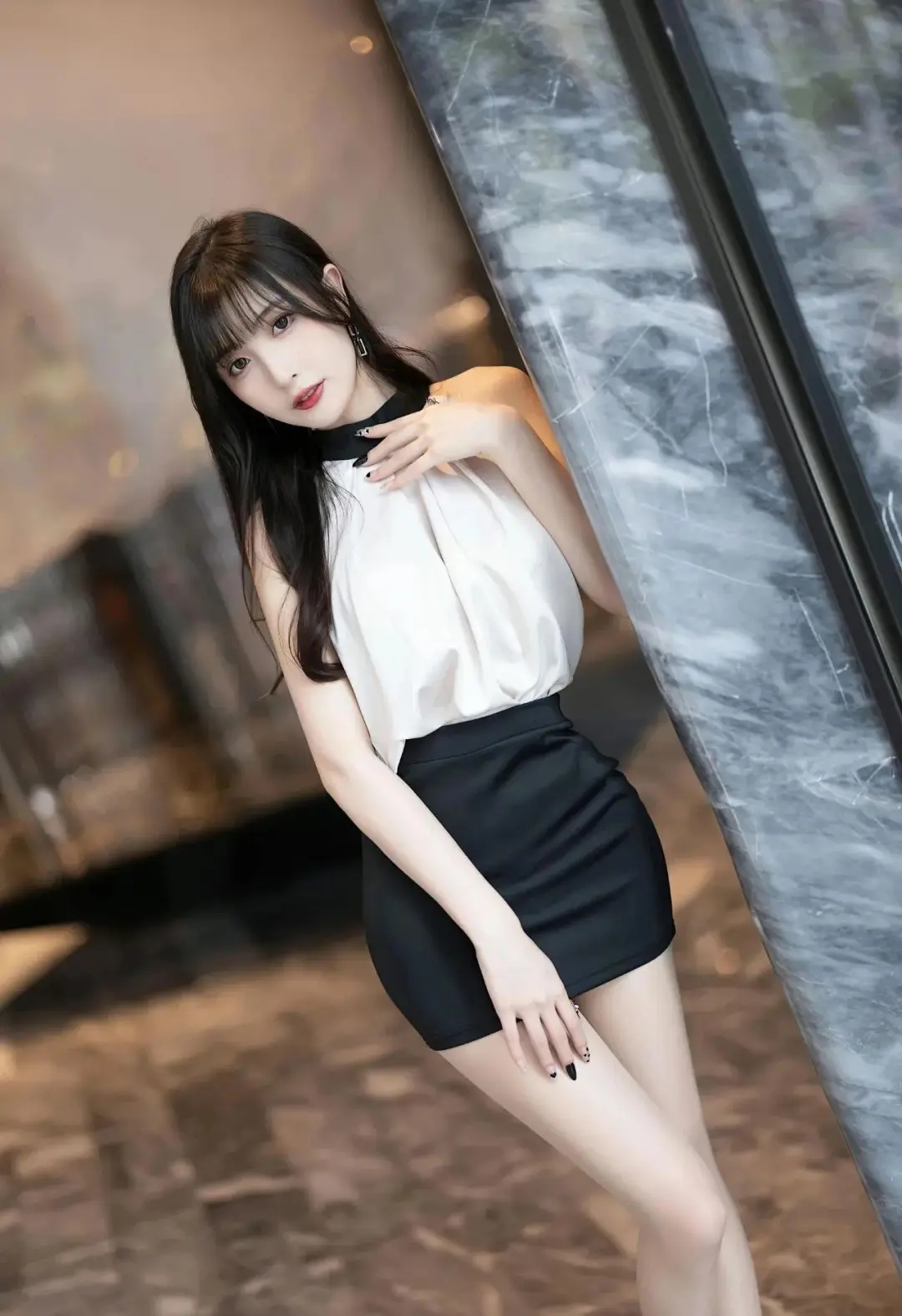 白嫩美腿撩万千风情