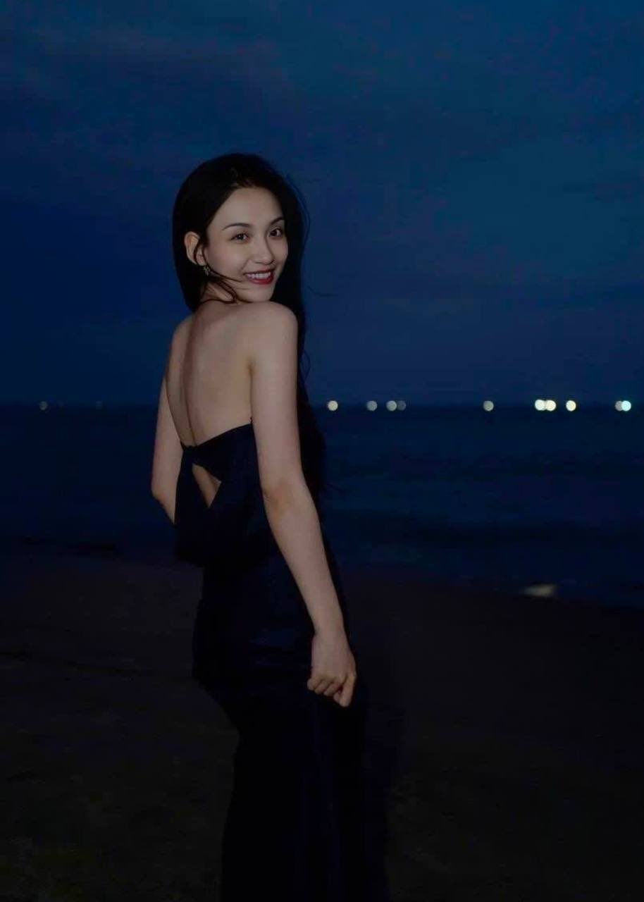 美丽少妇大方性感写真