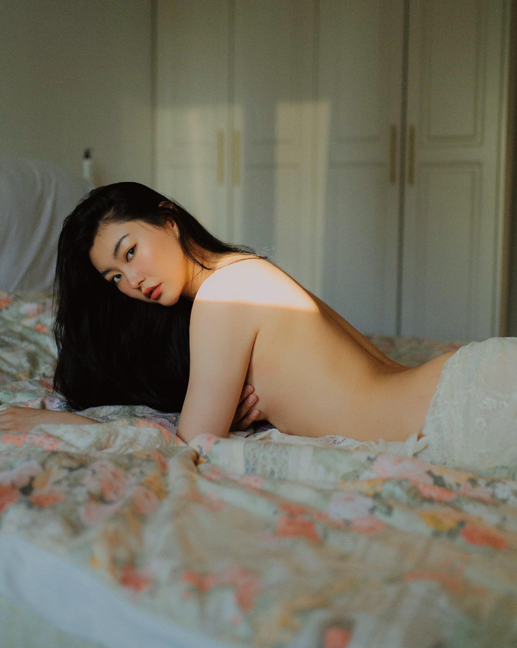 美丽少妇大方性感写真