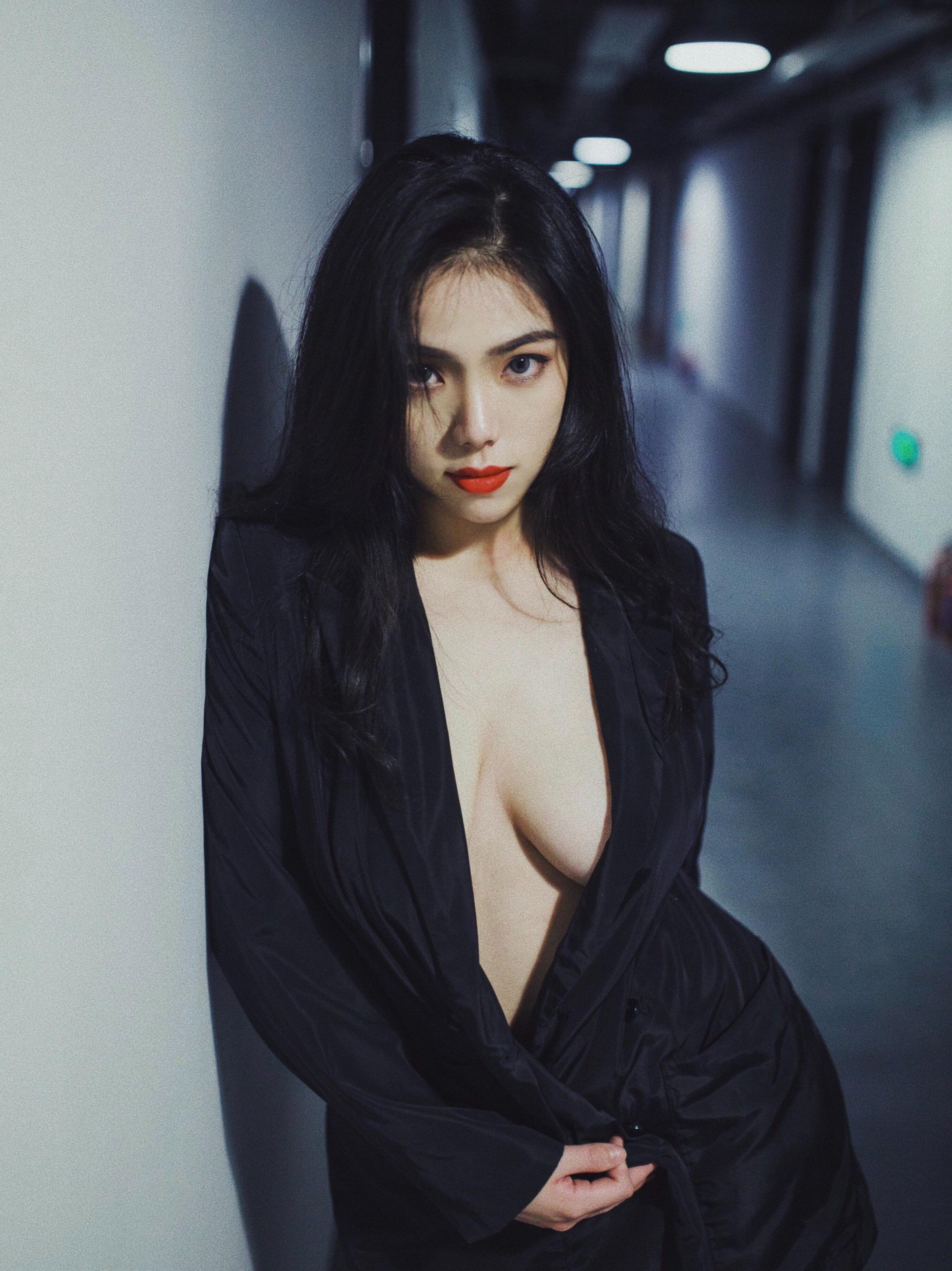 美丽少妇大方性感写真