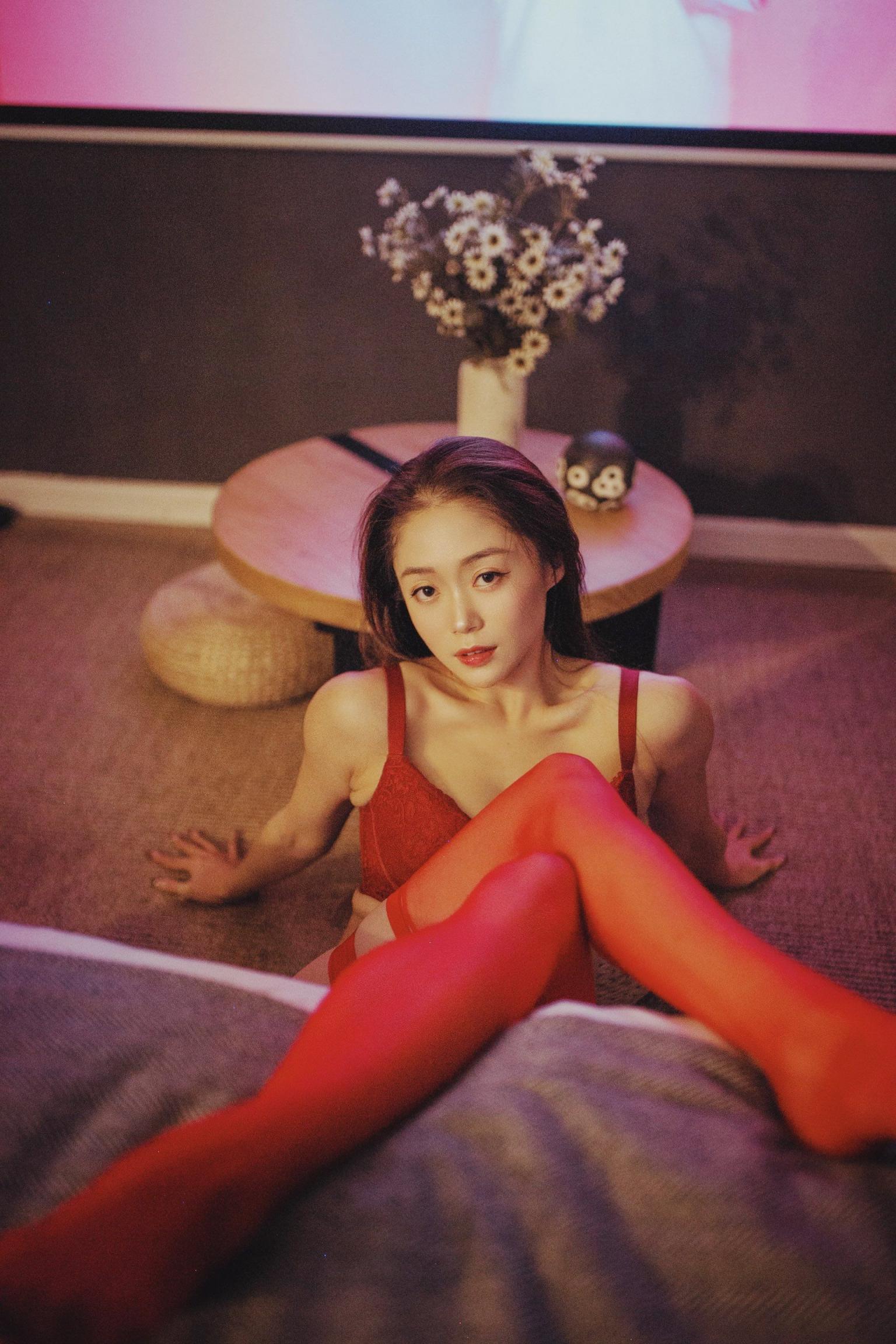 美丽少妇大方性感写真