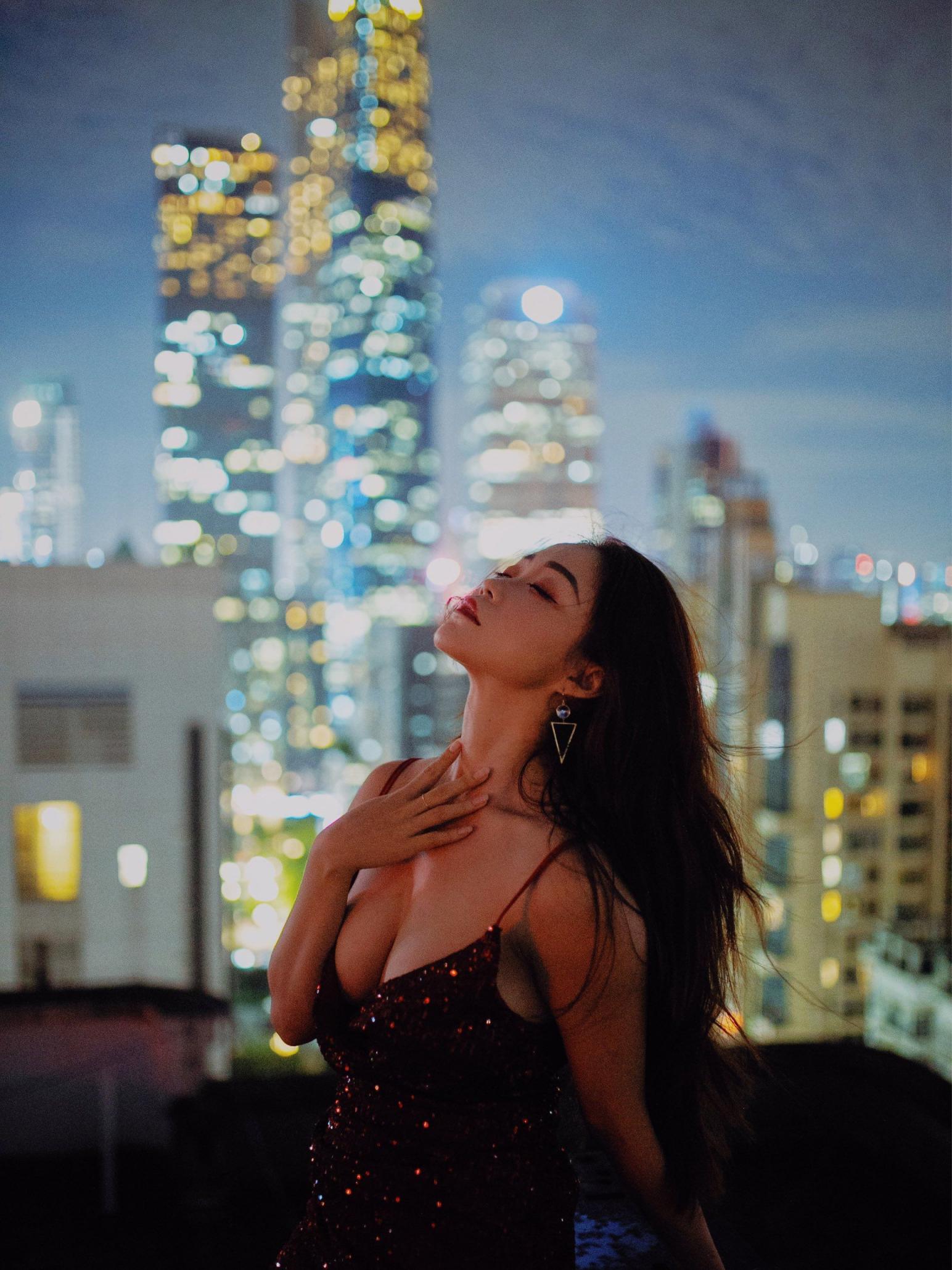 美丽少妇大方性感写真