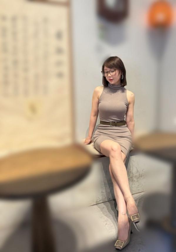 美丽少妇大方性感写真