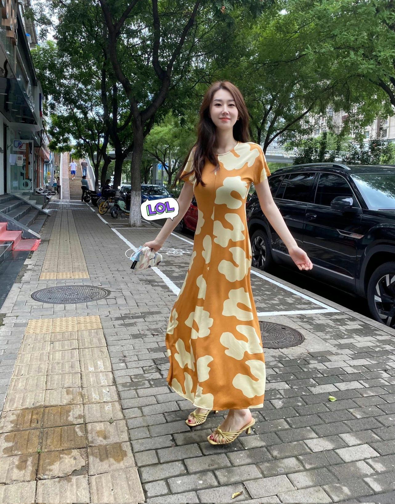 美丽少妇大方性感写真