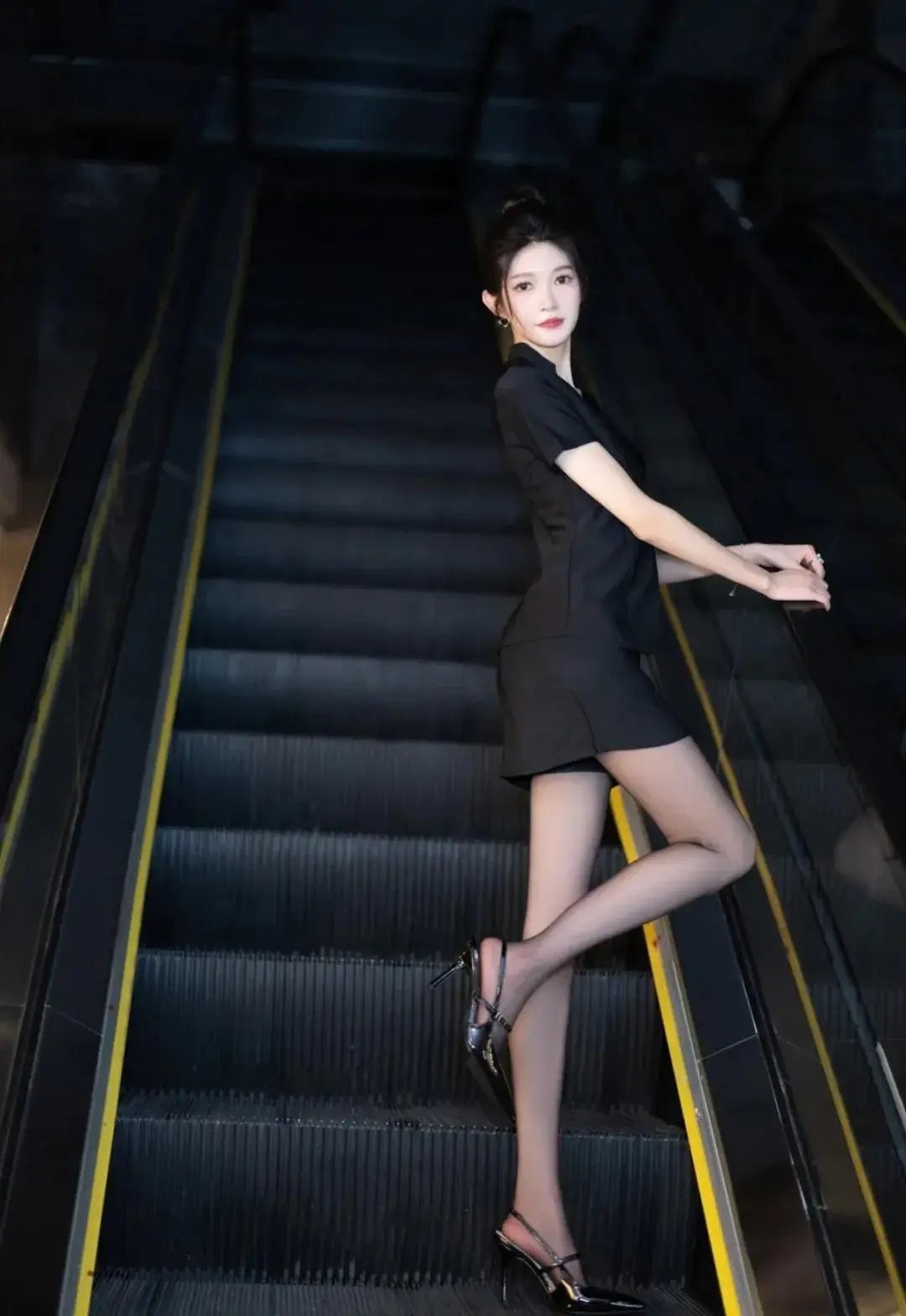 漂亮的小姐姐 20250913