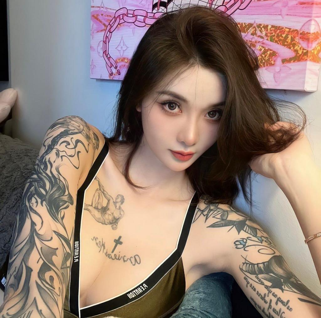 搜集的妹子图片-符文战士